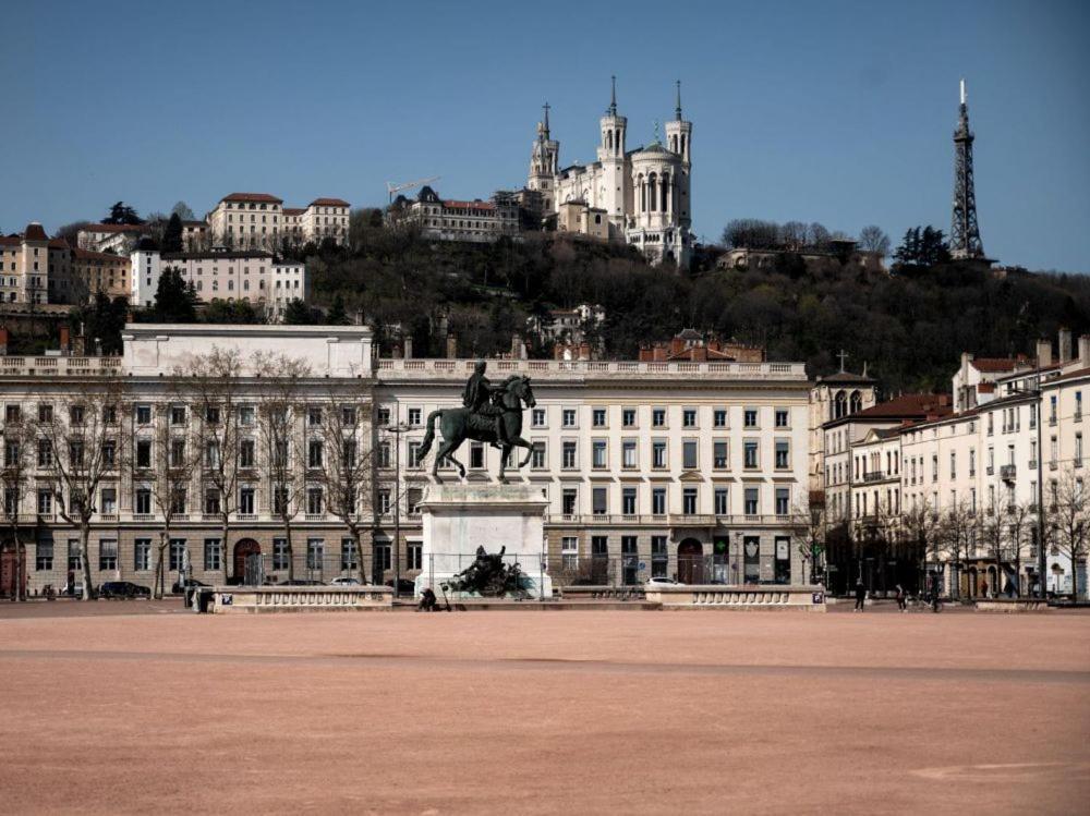 Chambre Spacieuse Au Calme Proche De Lyon Sathonay-Village Exterior foto